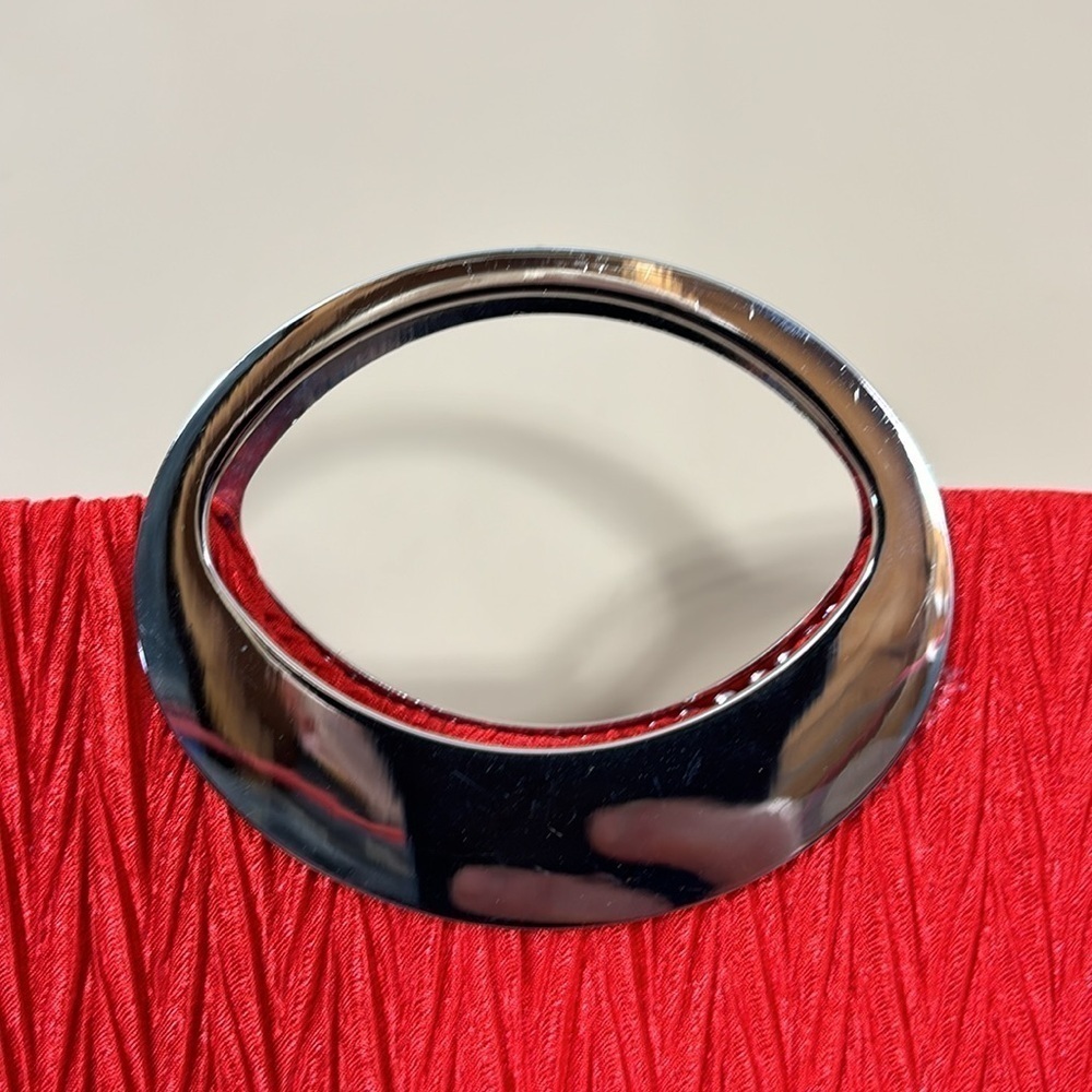 Bright red patterns evening clasp with cubic zirconia - Picture 4 of 6